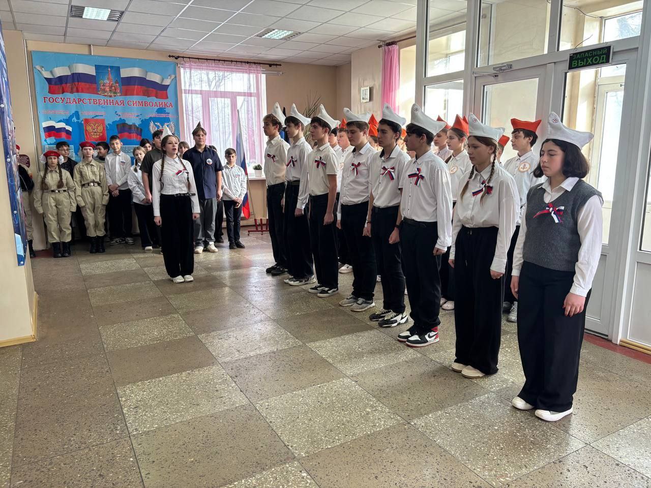 В ГБОУ "Школа № 3 г. о. Дебальцево" состоялось важное событие – конкурс "Смотр строя и песни" по партийному проекту "Историческая память", посвященный Дню Защитника Отечества В ГБОУ "Школа № 3 г. о. Дебальцево" состоялось важное событие – конкурс "Смотр строя и песни" по партийному проекту "Историческая память", посвященный Дню Защитника Отечества