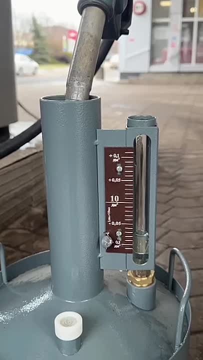 Донецкий блогер выяснил, на каких заправках в Донецке не доливают топливо