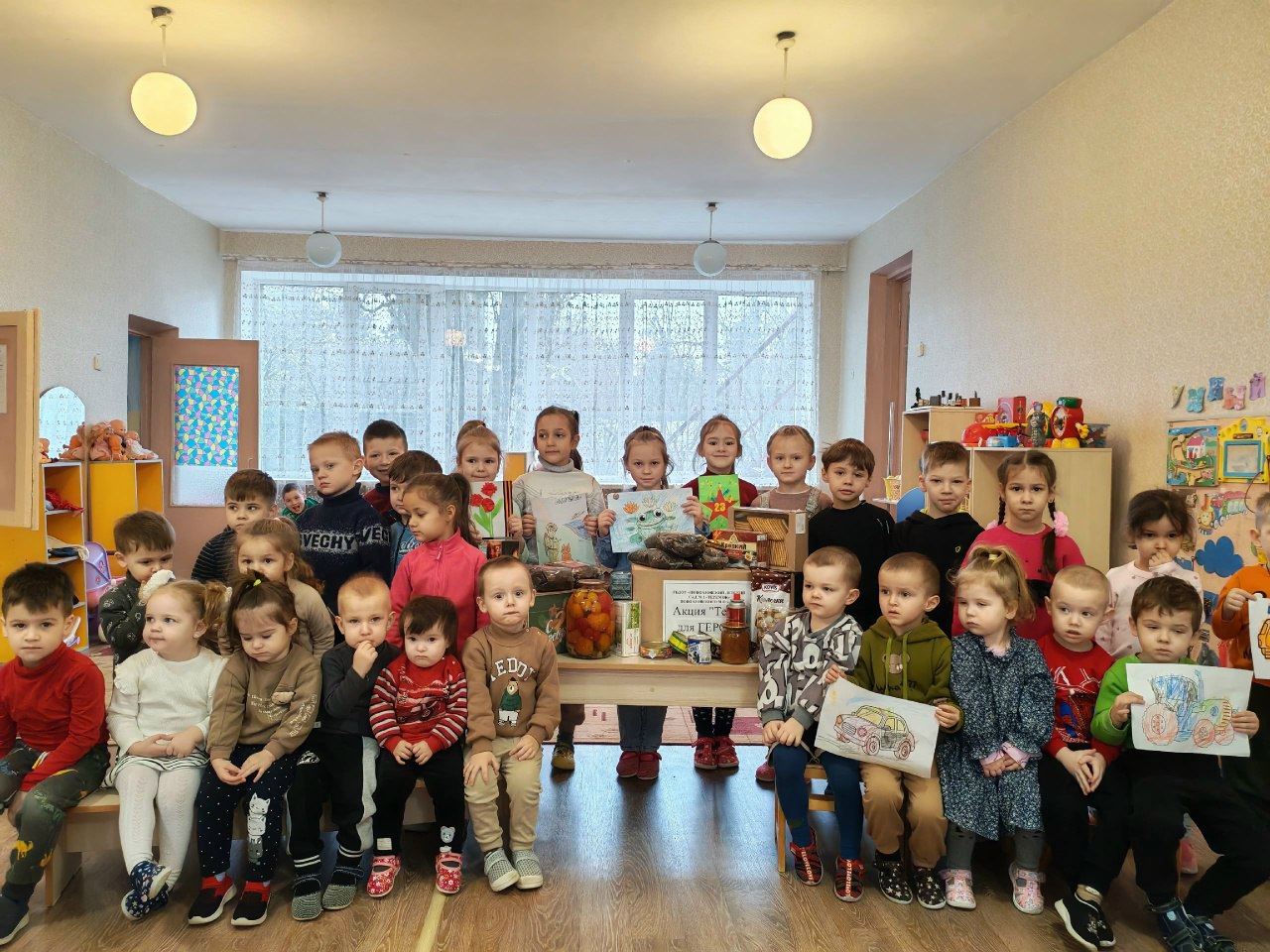 Активисты партии, местные жители и учащиеся школ проявили высокую активность, приняв участие в масштабной акции «Тепло для Героя» Единой России Активисты партии, местные жители и учащиеся школ проявили высокую активность, приняв участие в масштабной акции «Тепло для Героя» Единой России