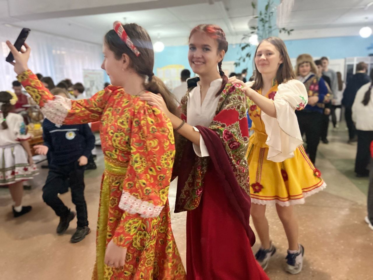 Праздник добра и традиций: Масленичная ярмарка в ГБОУ "СШ № 32 Г.О. МАКЕЕВКА" Праздник добра и традиций: Масленичная ярмарка в ГБОУ "СШ № 32 Г.О. МАКЕЕВКА"