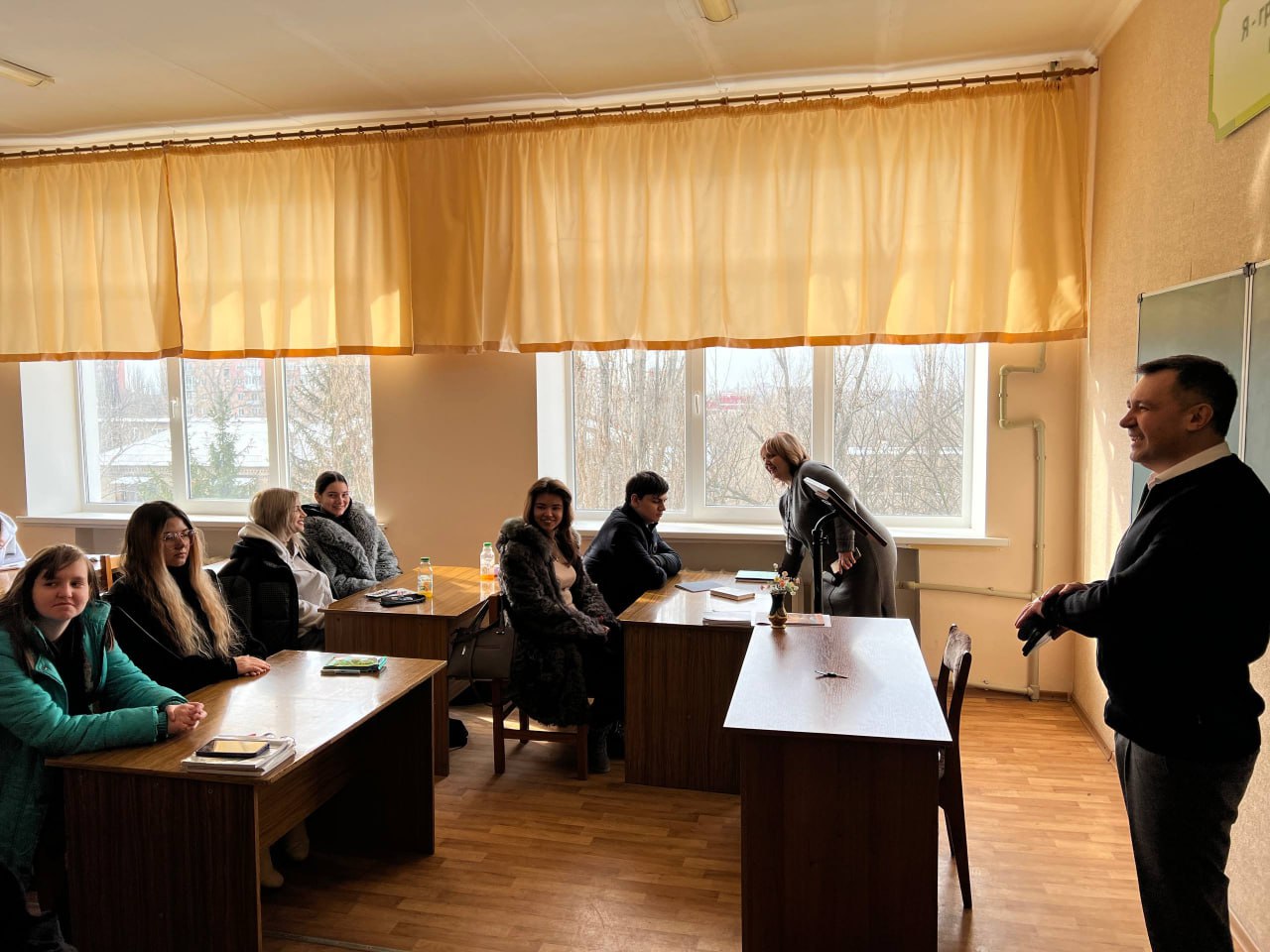 Заместитель Председателя Народного Совета Николай Сытов встретился с трудовым коллективом Донецкого экономико-правового кооперативного техникума им. Н.П. Баллина Заместитель Председателя Народного Совета Николай Сытов встретился с трудовым коллективом Донецкого экономико-правового кооперативного техникума им. Н.П. Баллина