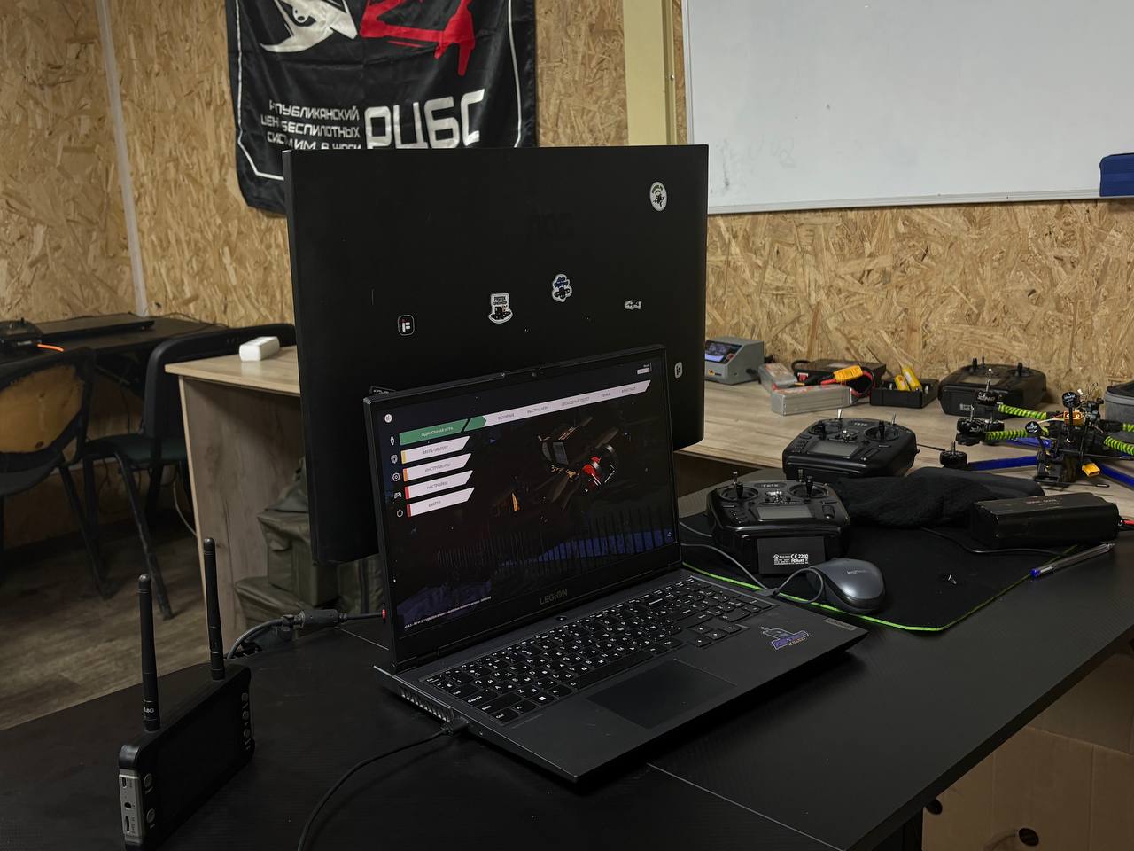 Работа по ту сторону обучения редко попадает в кадр