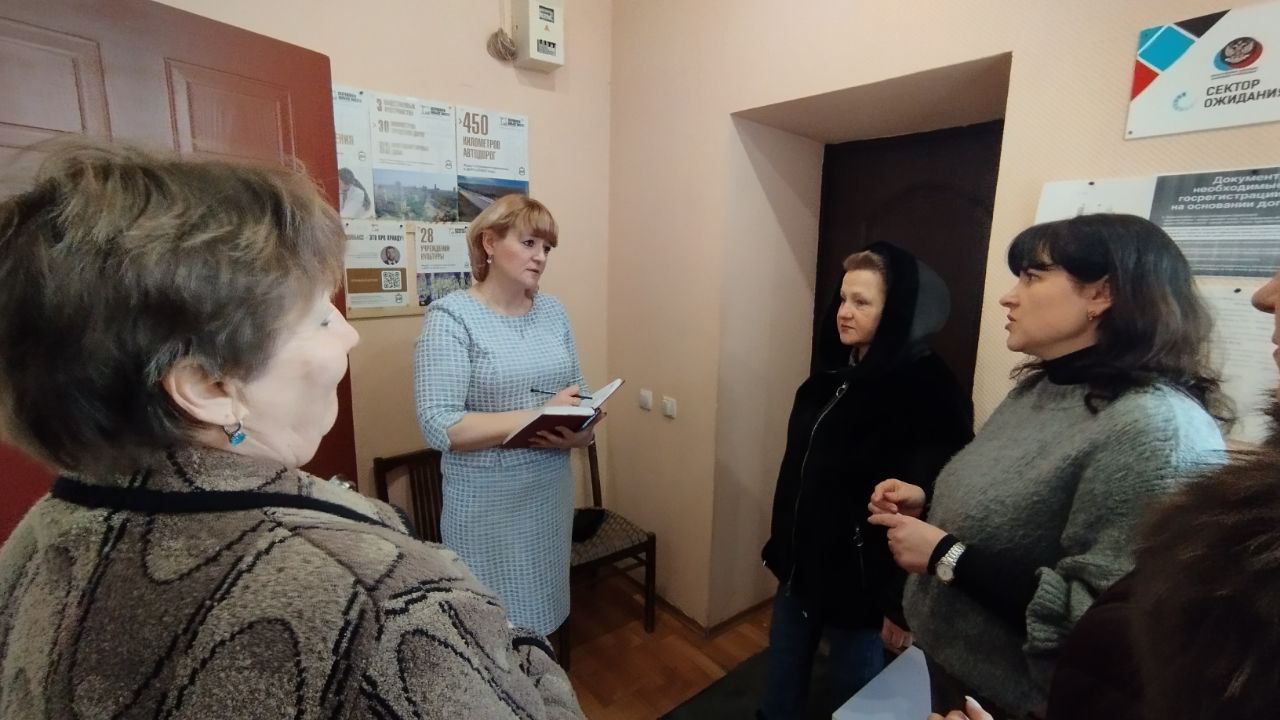 По поручению Главы ДНР Дениса Пушилина под эгидой Единой России проводятся встречи с населением для выявления проблемных вопросов на подведомственной территории