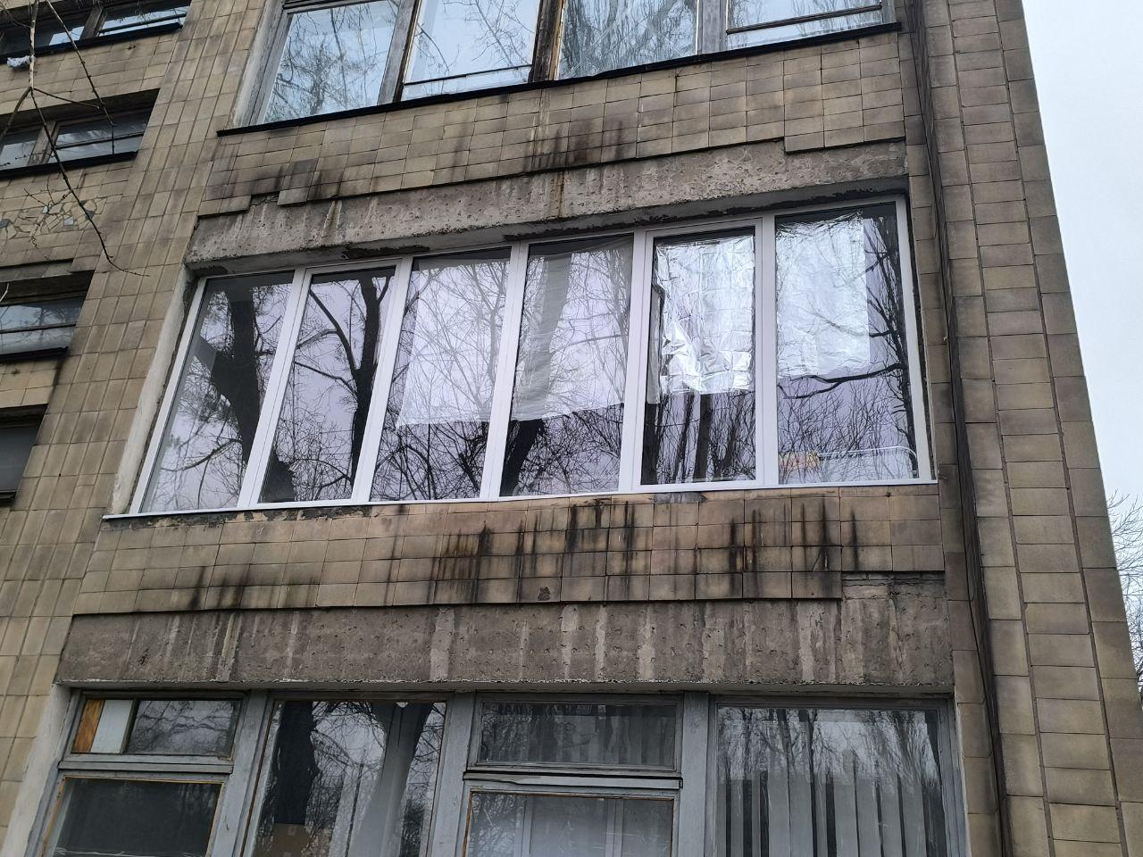 Рабочая группа Нижнего Новгорода проверила установку окон в отделении горбольницы в Харцызске Рабочая группа Нижнего Новгорода проверила установку окон в отделении горбольницы в Харцызске