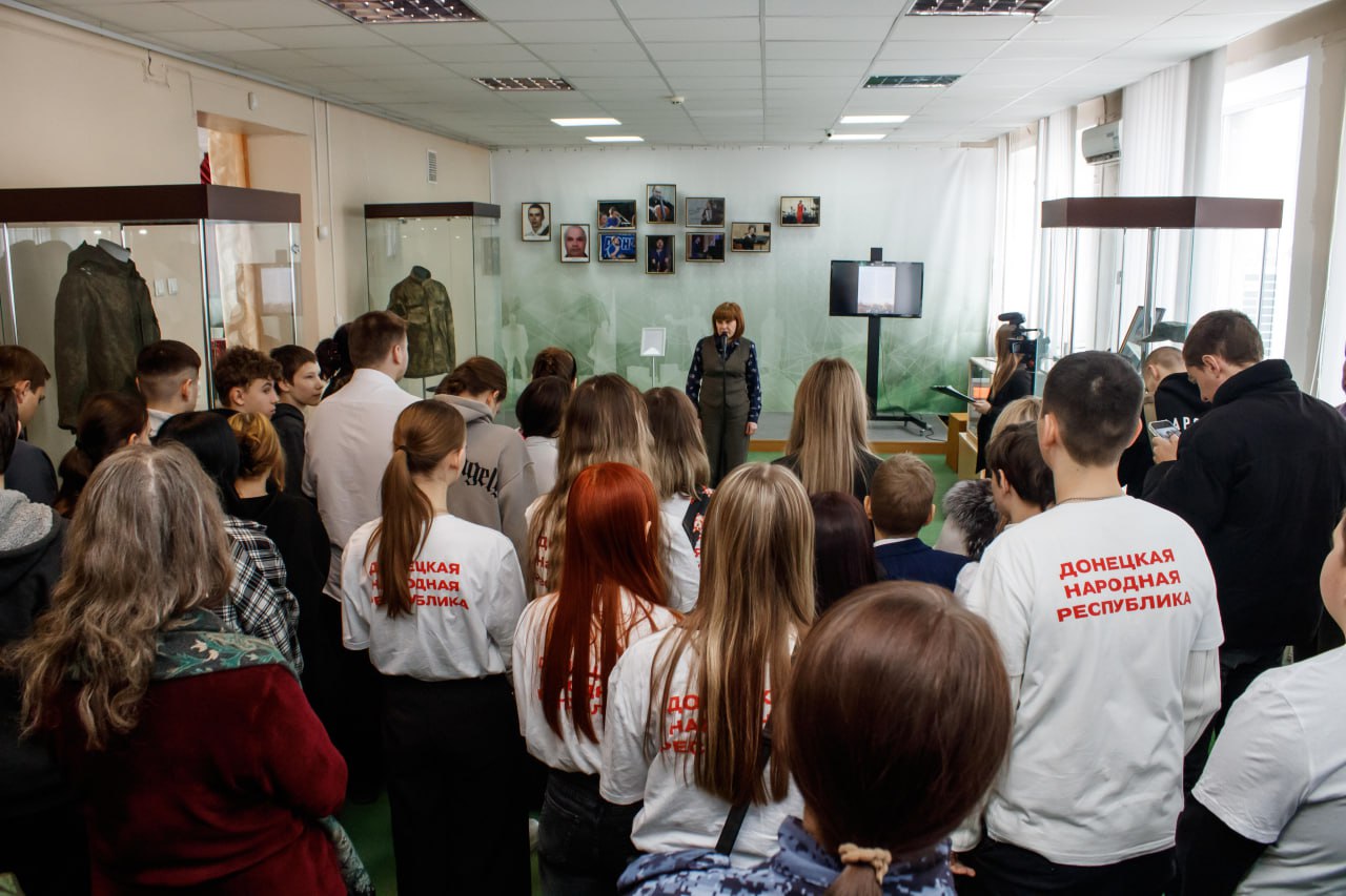 В Донецком республиканском краеведческом музее состоялось открытие выставки «Наши земляки на защите Родины» В Донецком республиканском краеведческом музее состоялось открытие выставки «Наши земляки на защите Родины»