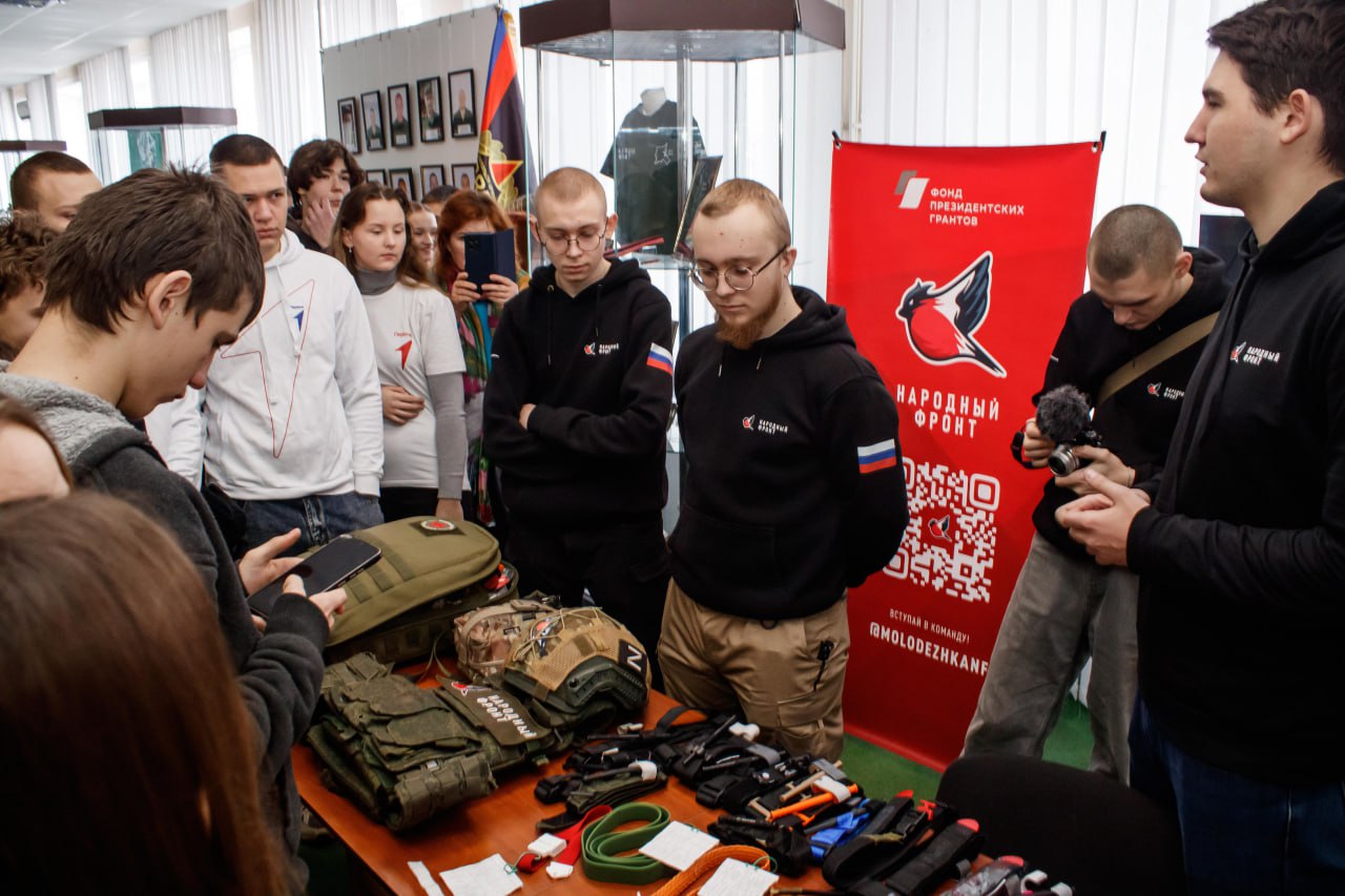 В Донецком республиканском краеведческом музее состоялось открытие выставки «Наши земляки на защите Родины» В Донецком республиканском краеведческом музее состоялось открытие выставки «Наши земляки на защите Родины»