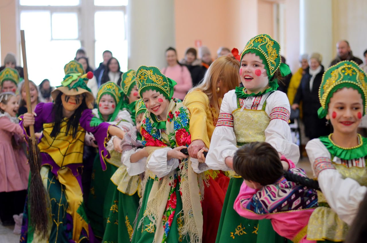 В Старобешевском округе жители отметили Масленицу
