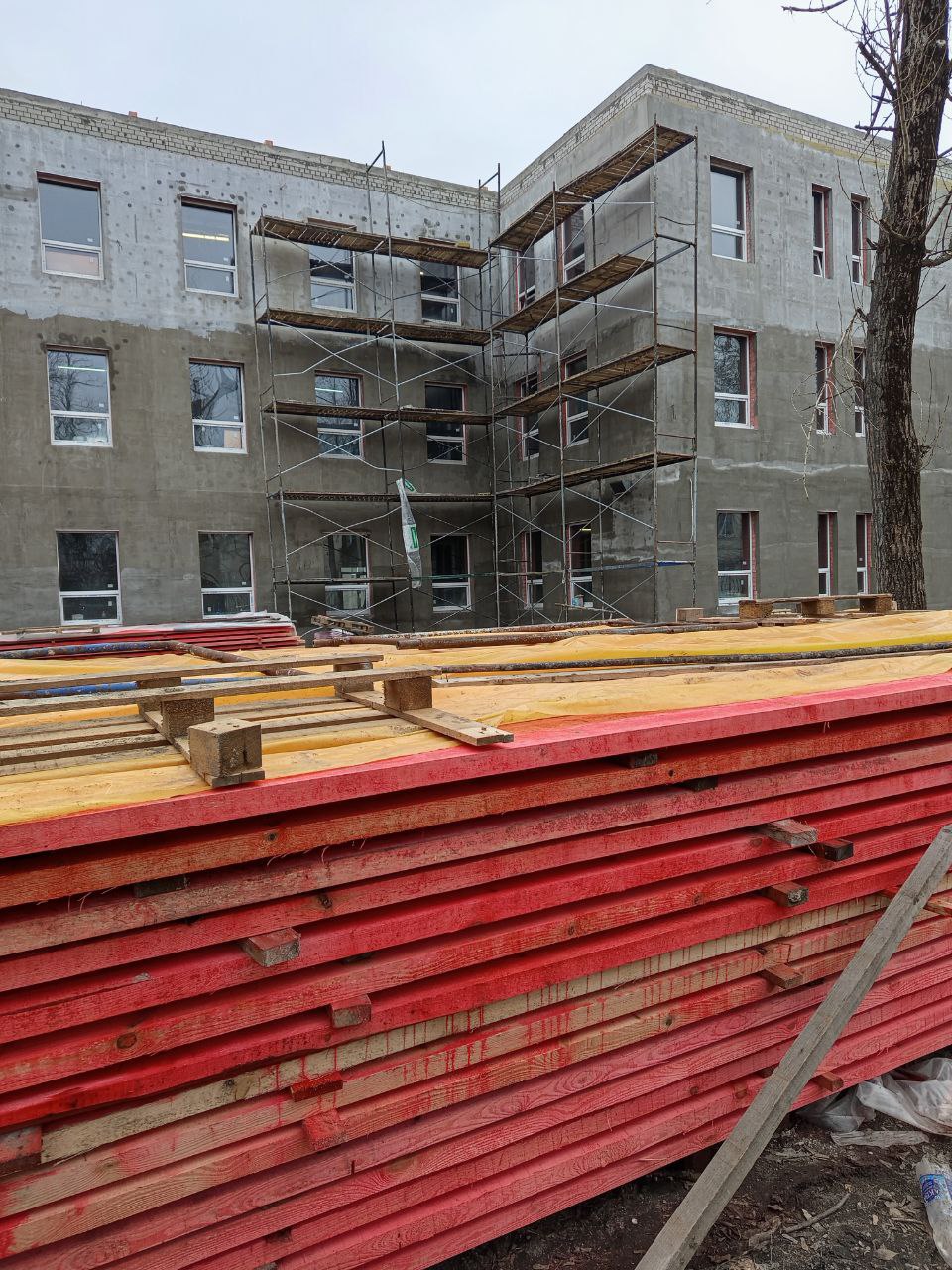 В этом году старейшей школе Левобережья - №40 - исполняется 90 лет В этом году старейшей школе Левобережья - №40 - исполняется 90 лет