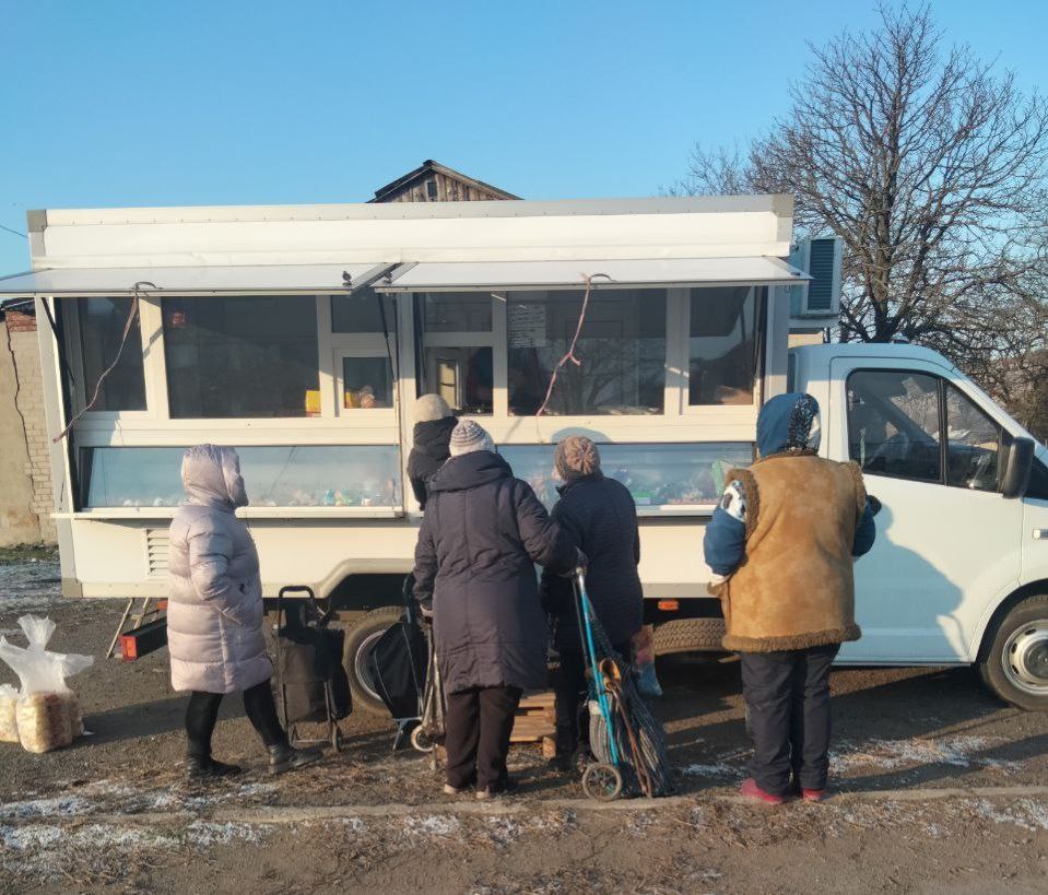 С 21 по 23 февраля 2026 года осуществлена выездная торговля с использованием автомагазинов в населенных пунктах городских округов Донецк, Горловка, Мариуполь, на территории г. Авдеевка, также Волновахского, Володарского... С 21 по 23 февраля 2026 года осуществлена выездная торговля с использованием автомагазинов в населенных пунктах городских округов Донецк, Горловка, Мариуполь, на территории г. Авдеевка, также Волновахского, Володарского...