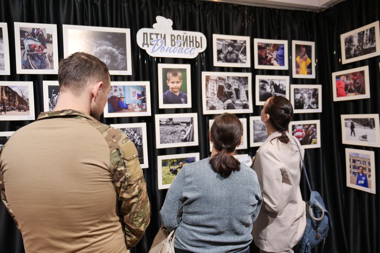 Денис Григорюк: В годовщину начала СВО в Сургуте прошла презентация выставки "Дети войны Денис Григорюк: В годовщину начала СВО в Сургуте прошла презентация выставки "Дети войны