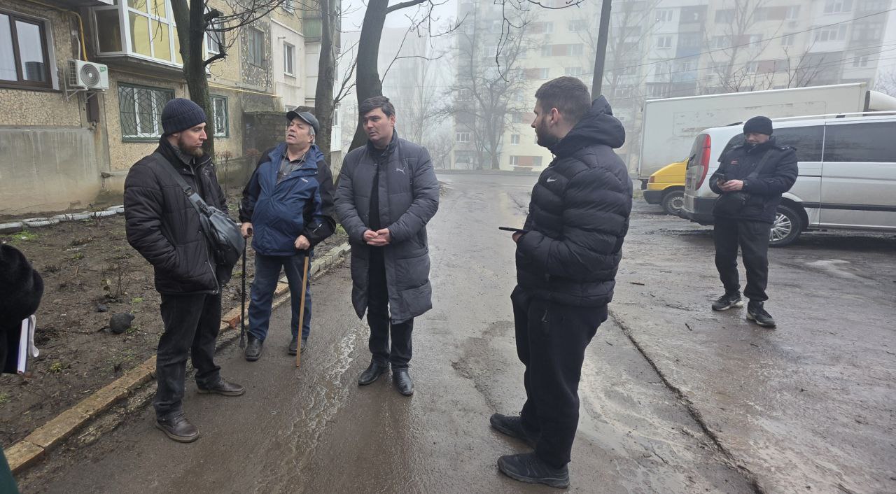 25 февраля Глава муниципального образования городской округ Торез Артем Чесноков провел встречу с населением по адресу: ул.50 лет СССР, д.14 25 февраля Глава муниципального образования городской округ Торез Артем Чесноков провел встречу с населением по адресу: ул.50 лет СССР, д.14