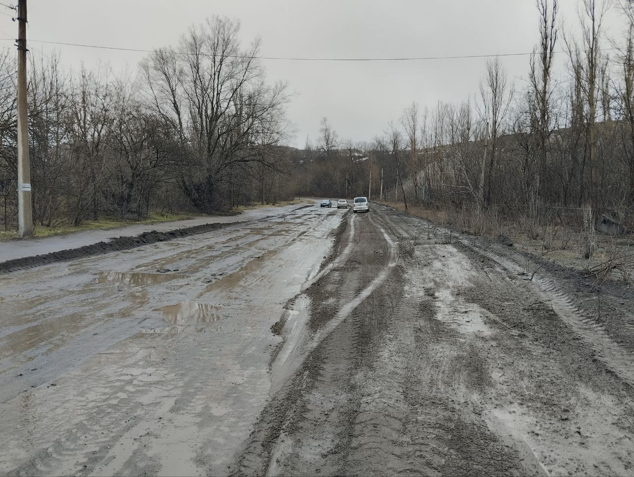 С целью улучшения условий для передвижения автотранспорта силами МУП АГМ «Перспектива» с помощью автогрейдера проведены работы по расчистке от наносов грунта и выравниванию дорожного полотна по ул. Трамвайной С целью улучшения условий для передвижения автотранспорта силами МУП АГМ «Перспектива» с помощью автогрейдера проведены работы по расчистке от наносов грунта и выравниванию дорожного полотна по ул. Трамвайной