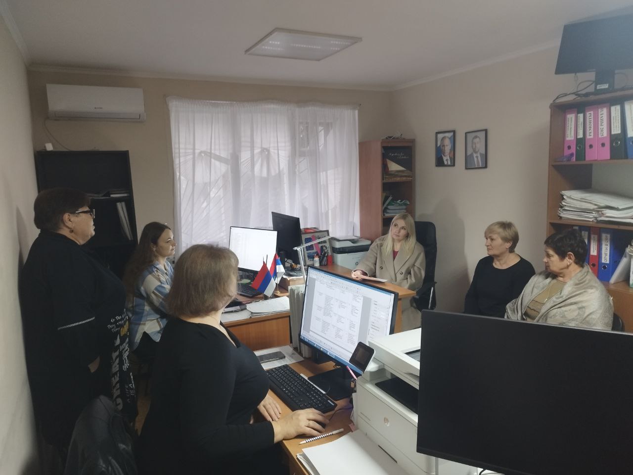 Заместитель Главы Администрации Тельмановского муниципального округа провела свою рабочую встречу с трудовым коллективом отдела культуры