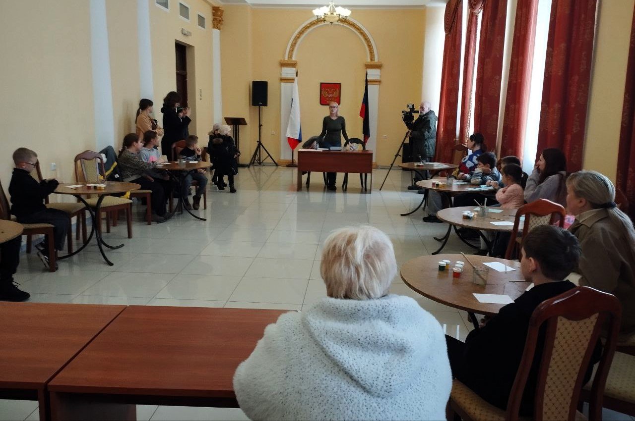 Мастер-класс по народной росписи для детей ветеранов-защитников Родины