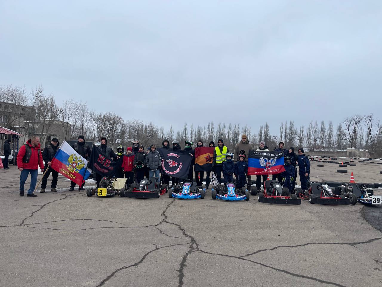 Скорость, драйв и патриотизм: Картинговые заезды в г. Шахтерске в честь Дня защитника Отечества Скорость, драйв и патриотизм: Картинговые заезды в г. Шахтерске в честь Дня защитника Отечества