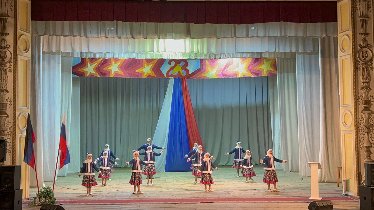 Сегодня в отделе культурно-досуговой деятельности МБУ «ГДК им. В.Г.Кирсановой» состоялся праздничный концерт «Защитников Отечества славим», приуроченный Дню защитника Отечества Сегодня в отделе культурно-досуговой деятельности МБУ «ГДК им. В.Г.Кирсановой» состоялся праздничный концерт «Защитников Отечества славим», приуроченный Дню защитника Отечества