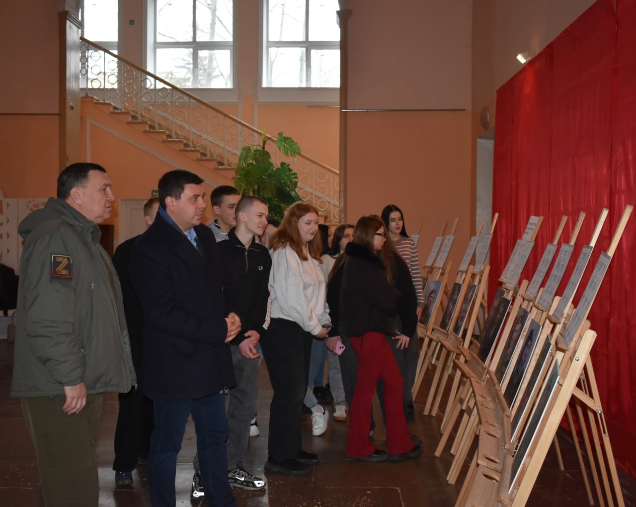 Игорь Лызов: Посетил выставку - Арт-пространство «Герои нашего времени» Игорь Лызов: Посетил выставку - Арт-пространство «Герои нашего времени»