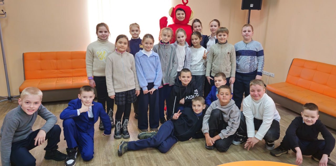 24.02.2026г. заведующая Информационно-библиотечного отдела МБУ «МИРОНОВСКИЙ ПОСЕЛКОВЫЙ ДК» для учащихся 3-4 классов ГБОУ «Мироновская школа №10 г.о. Дебальцево» провела литературную викторину «Мы любим братьев Гримм» 24.02.2026г. заведующая Информационно-библиотечного отдела МБУ «МИРОНОВСКИЙ ПОСЕЛКОВЫЙ ДК» для учащихся 3-4 классов ГБОУ «Мироновская школа №10 г.о. Дебальцево» провела литературную викторину «Мы любим братьев Гримм»