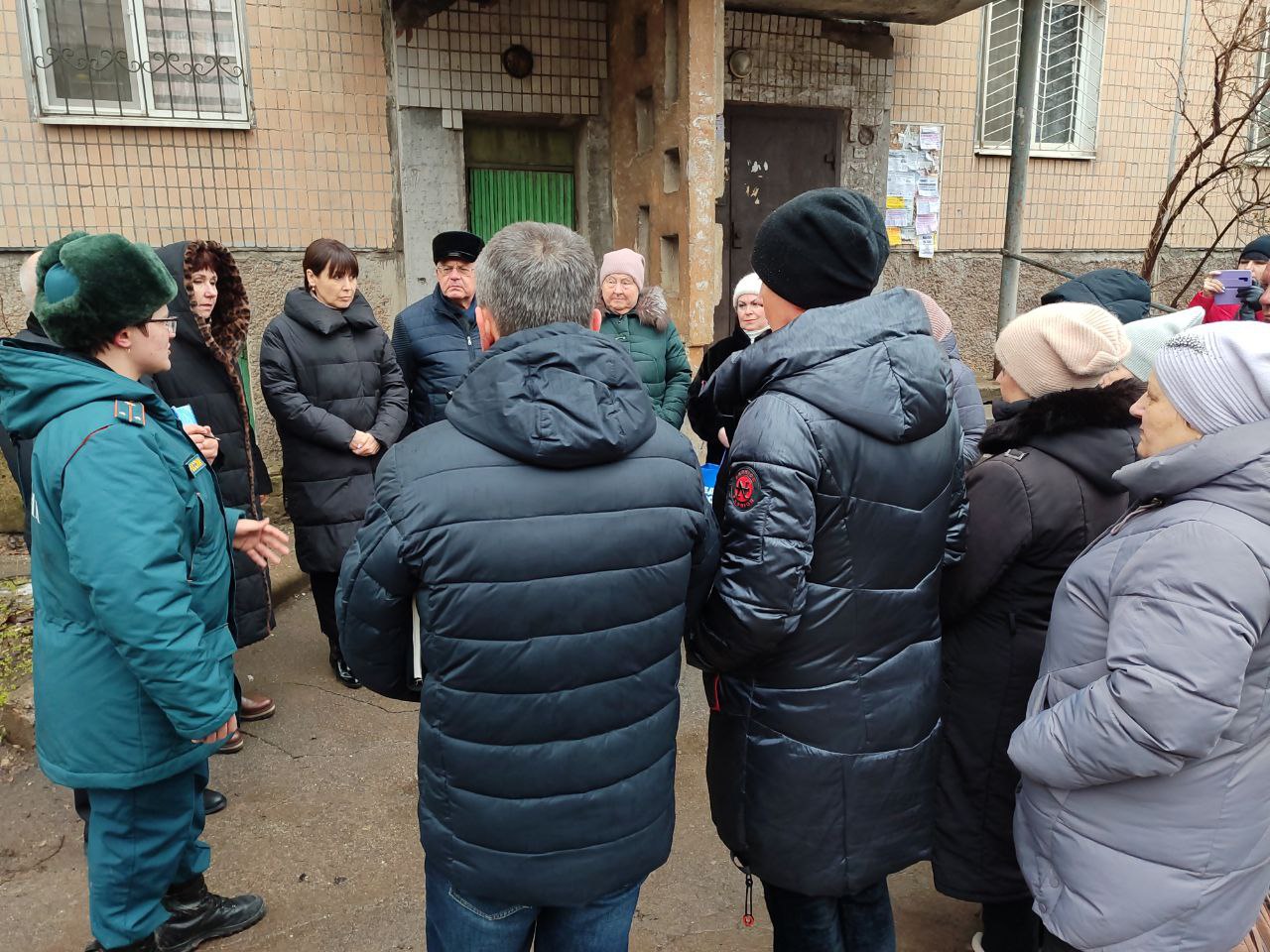 Сегодня, 25 февраля, по поручению Главы ДНР Дениса Пушилина, Руководитель Управы Калининского внутригородского района Елена Синецкая провела встречу с жителями района на подведомственной территории Калининского...