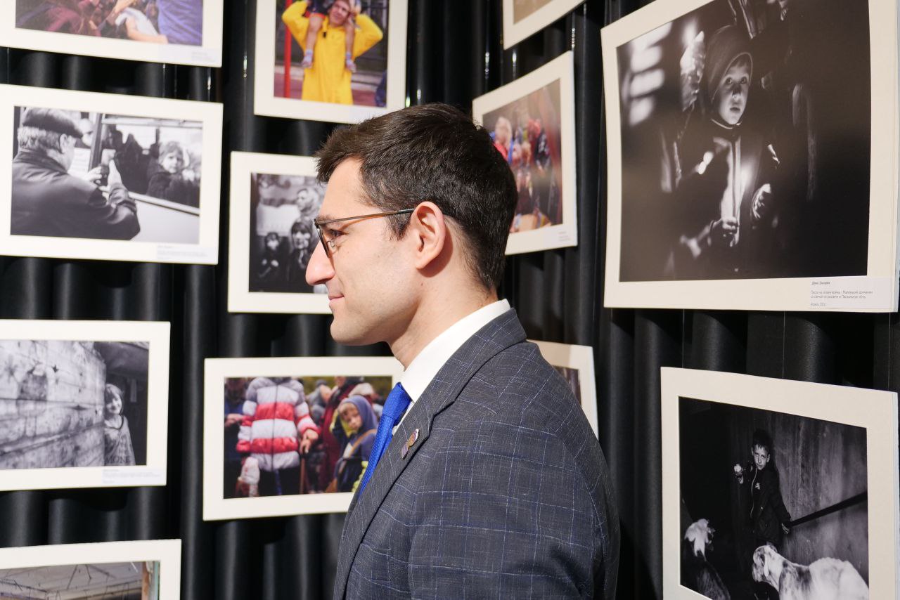 Денис Григорюк: В годовщину начала СВО в Сургуте прошла презентация выставки "Дети войны Денис Григорюк: В годовщину начала СВО в Сургуте прошла презентация выставки "Дети войны