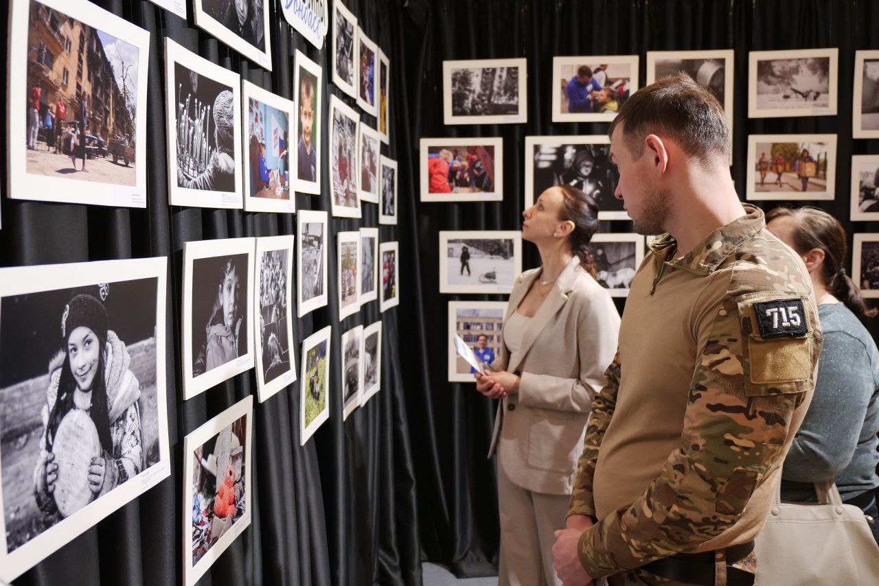 Денис Григорюк: В годовщину начала СВО в Сургуте прошла презентация выставки "Дети войны Денис Григорюк: В годовщину начала СВО в Сургуте прошла презентация выставки "Дети войны