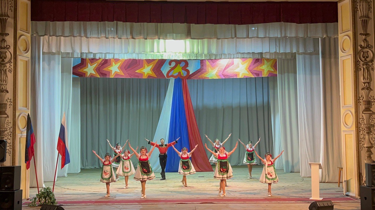 Сегодня в отделе культурно-досуговой деятельности МБУ «ГДК им. В.Г.Кирсановой» состоялся праздничный концерт «Защитников Отечества славим», приуроченный Дню защитника Отечества Сегодня в отделе культурно-досуговой деятельности МБУ «ГДК им. В.Г.Кирсановой» состоялся праздничный концерт «Защитников Отечества славим», приуроченный Дню защитника Отечества
