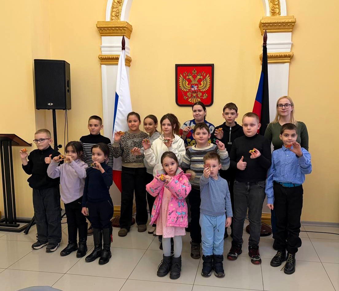 Мастер-класс по народной росписи для детей ветеранов-защитников Родины Мастер-класс по народной росписи для детей ветеранов-защитников Родины