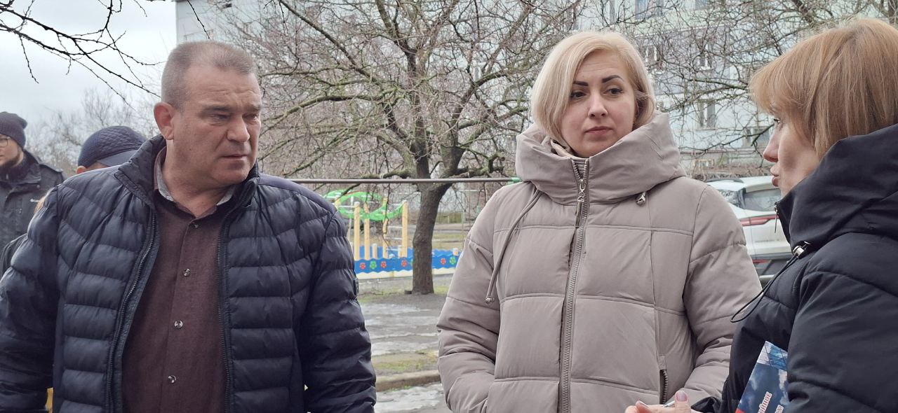 Денис Зубов: СХОД ГРАЖДАН. 25 февраля в Иловайске состоялась встреча жителей с заместителем главы администрации городского округа Иловайск – Александром Васильевичем Кузнецовым Денис Зубов: СХОД ГРАЖДАН. 25 февраля в Иловайске состоялась встреча жителей с заместителем главы администрации городского округа Иловайск – Александром Васильевичем Кузнецовым