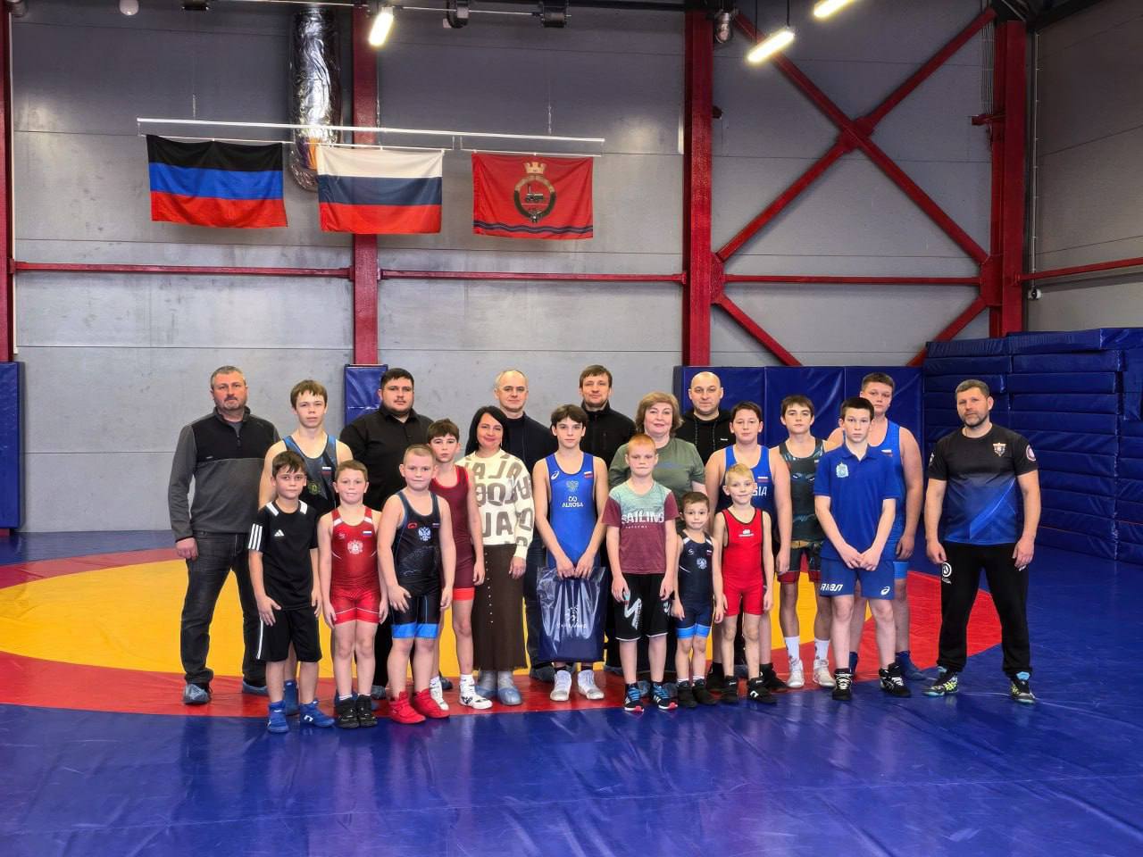 Салехард усиливает шефскую работу в Волновахе Салехард усиливает шефскую работу в Волновахе