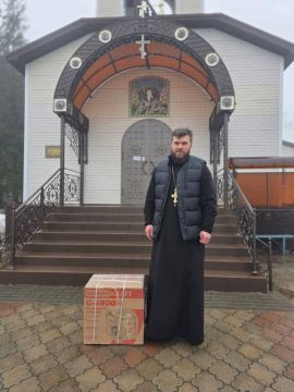 Сотрудники авиакомпании «Ямал» передали инверторный генератор для воскресной школы при Спасо-Преображенском храме Волновахи