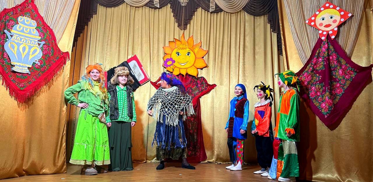 21 февраля жители поселка Грузско-Зорянское дружно собрались в местном клубе на масленичное гулянье , чтобы проводить Зимушку и встретить долгожданную Весну 21 февраля жители поселка Грузско-Зорянское дружно собрались в местном клубе на масленичное гулянье , чтобы проводить Зимушку и встретить долгожданную Весну