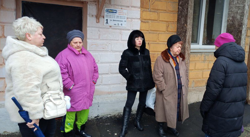 Иван Адамец: Заместитель руководителя управы Куйбышевского района Елена Строганова провела встречу с жителями дома № 10/15 на улице Цимлянской Иван Адамец: Заместитель руководителя управы Куйбышевского района Елена Строганова провела встречу с жителями дома № 10/15 на улице Цимлянской