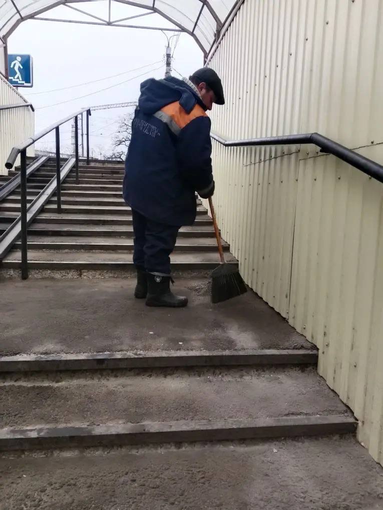 О работах МУП «Простор». Муниципальным унитарным предприятием «Простор» ежедневно выполняет все необходимые работы по содержанию городских улиц О работах МУП «Простор». Муниципальным унитарным предприятием «Простор» ежедневно выполняет все необходимые работы по содержанию городских улиц