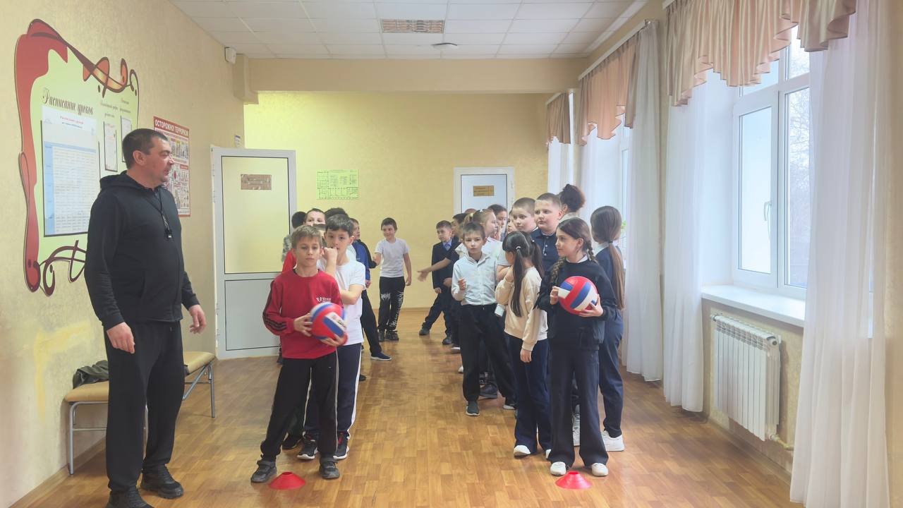 26 февраля в ГБОУ «Тельмановская гимназия Тельмановского м.о.» состоялись «Весёлые старты», посвященные Дню защитника Отечества среди учащихся начальных классов 26 февраля в ГБОУ «Тельмановская гимназия Тельмановского м.о.» состоялись «Весёлые старты», посвященные Дню защитника Отечества среди учащихся начальных классов