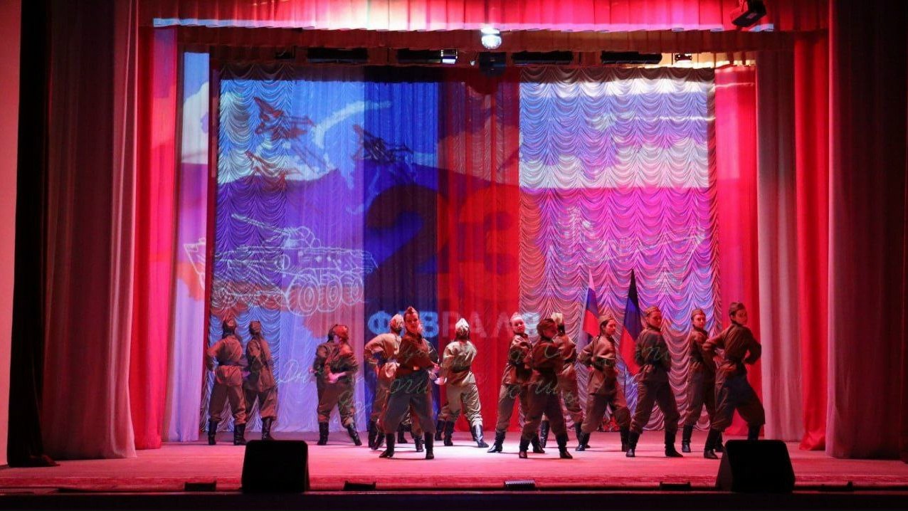 Во дворце культуры «ЯКХЗ» им. В. Г. Кирсановой состоялась праздничная программа «Слава тебе, солдат!», посвященная Дню защитника Отечества Во дворце культуры «ЯКХЗ» им. В. Г. Кирсановой состоялась праздничная программа «Слава тебе, солдат!», посвященная Дню защитника Отечества