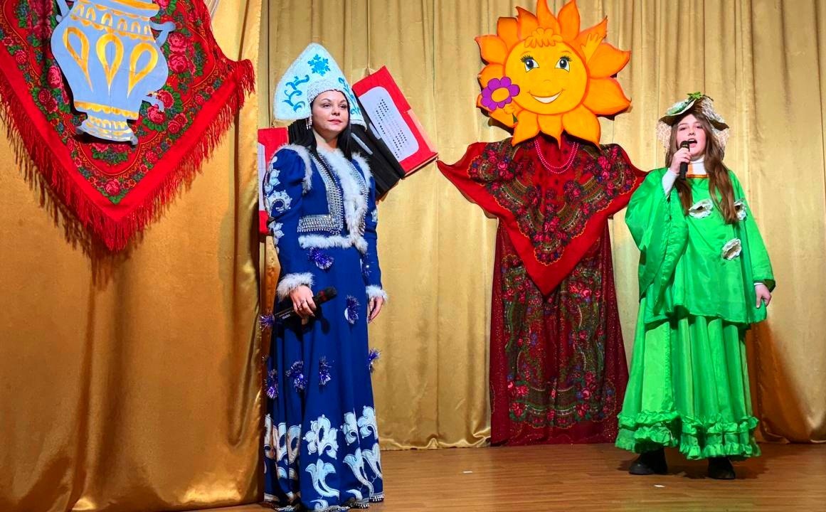 21 февраля жители поселка Грузско-Зорянское дружно собрались в местном клубе на масленичное гулянье , чтобы проводить Зимушку и встретить долгожданную Весну 21 февраля жители поселка Грузско-Зорянское дружно собрались в местном клубе на масленичное гулянье , чтобы проводить Зимушку и встретить долгожданную Весну