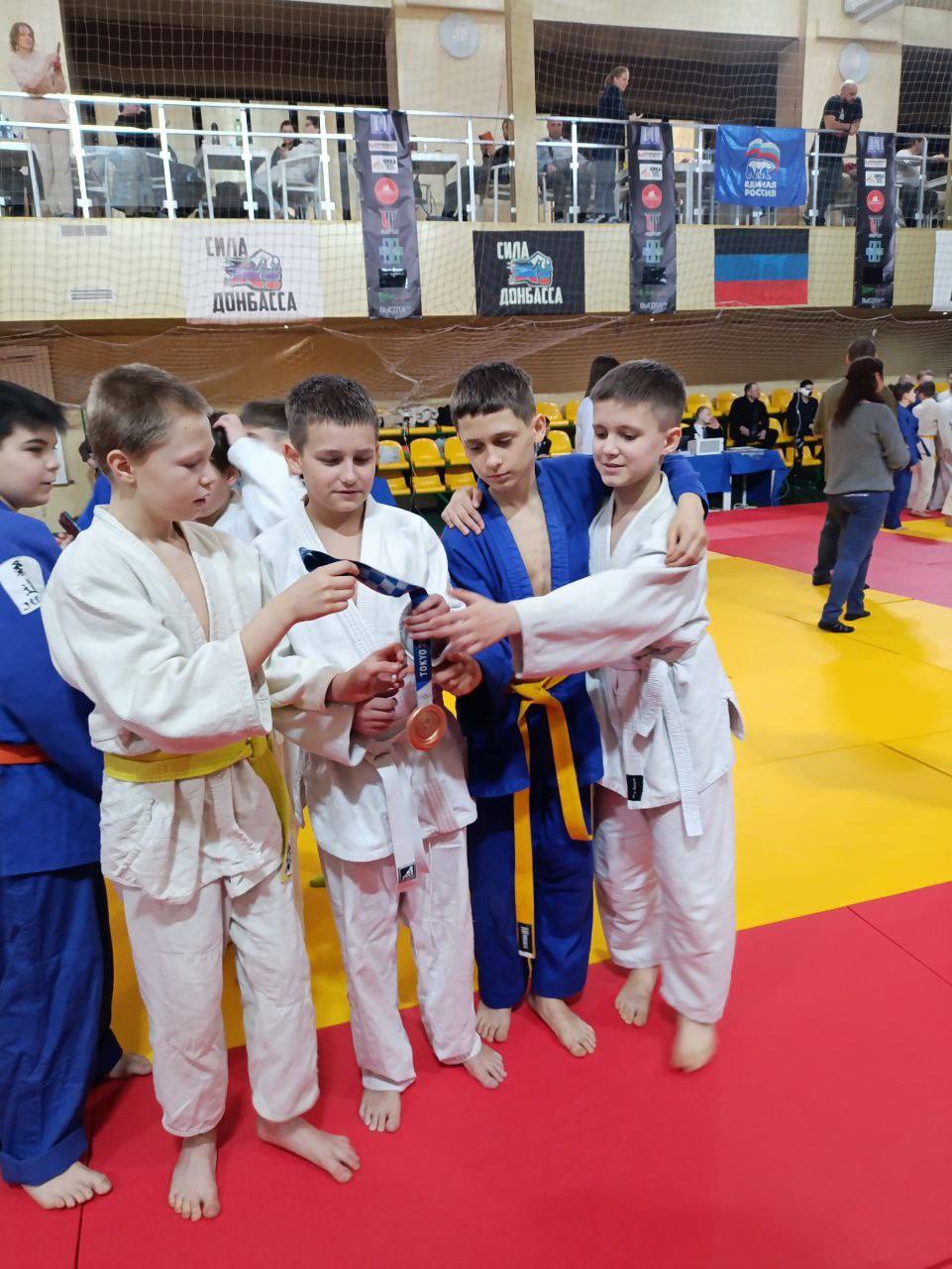 Александр Пеняев: Первенство ДНР по дзюдо!. В Донецке состоялось Первенство Донецкой Народной Республики по дзюдо среди мальчиков и девочек до 13 лет приуроченное ко Дню защитника Отечества, которое объединило большое... Александр Пеняев: Первенство ДНР по дзюдо!. В Донецке состоялось Первенство Донецкой Народной Республики по дзюдо среди мальчиков и девочек до 13 лет приуроченное ко Дню защитника Отечества, которое объединило большое...