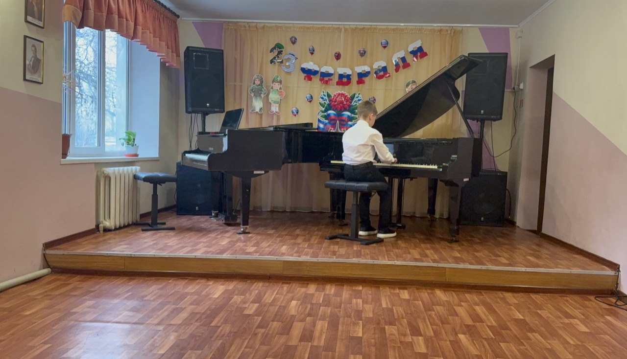 20 февраля прошел праздничный концерт «На страже мира и порядка», посвященный Дню защитника Отечества и Дню начала Специальной военной операции 20 февраля прошел праздничный концерт «На страже мира и порядка», посвященный Дню защитника Отечества и Дню начала Специальной военной операции