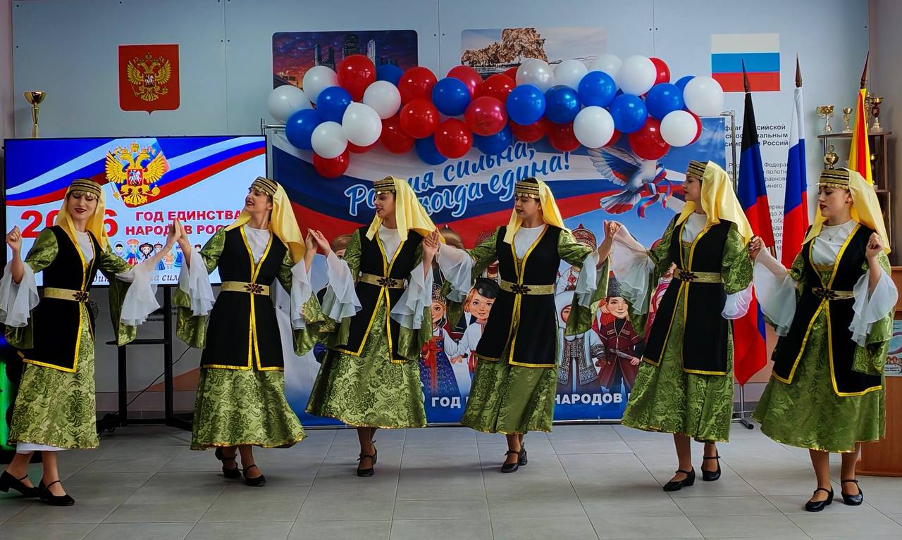 «Когда мы едины – мы непобедимы!»: под таким девизом в образовательных учреждениях Республики проходят мероприятия в рамках Года народного единства