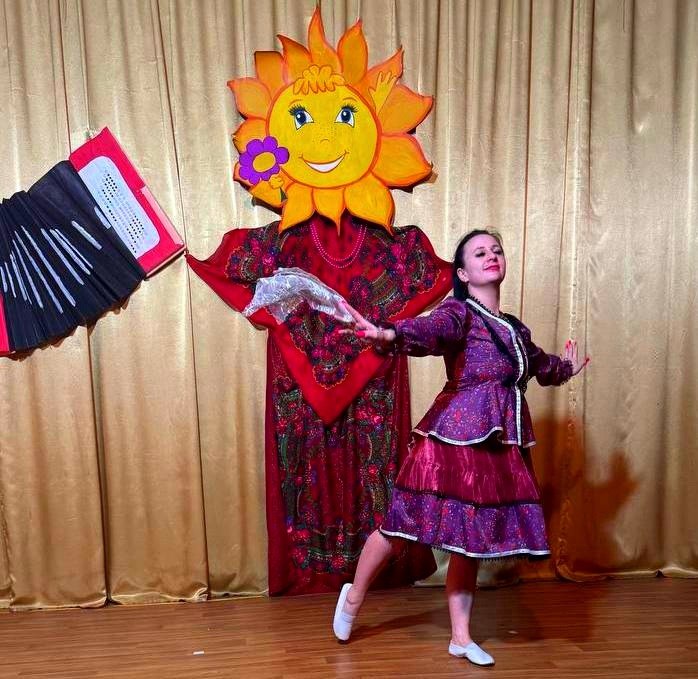 21 февраля жители поселка Грузско-Зорянское дружно собрались в местном клубе на масленичное гулянье , чтобы проводить Зимушку и встретить долгожданную Весну 21 февраля жители поселка Грузско-Зорянское дружно собрались в местном клубе на масленичное гулянье , чтобы проводить Зимушку и встретить долгожданную Весну