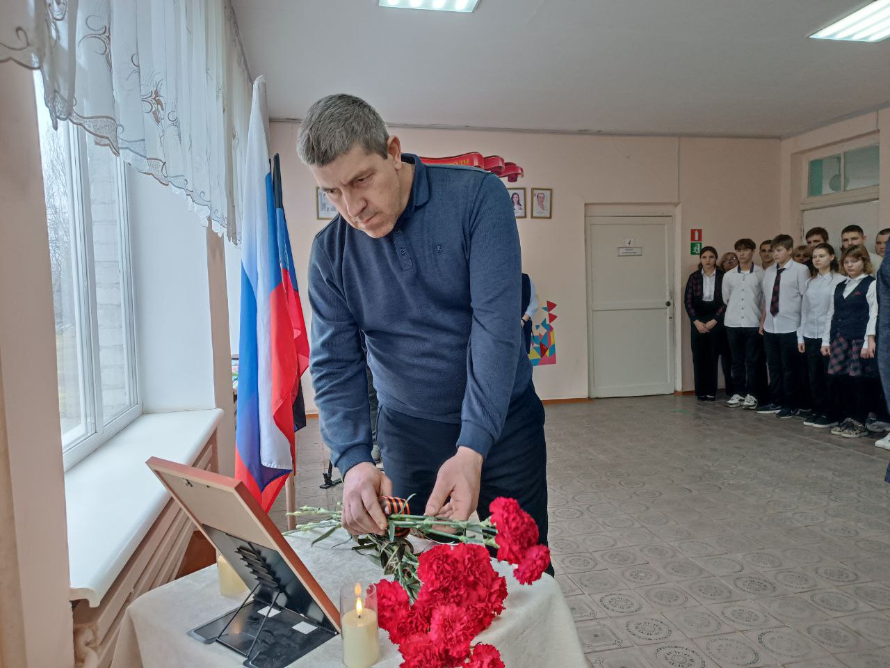 В ГБОУ «Старченковская школа Володарского м.о.» состоялось торжественное открытие Парты Героя, посвящённой памяти Трофимов Дмитрий Анатольевич – участника специальной военной операции, погибшего при исполнении боевого... В ГБОУ «Старченковская школа Володарского м.о.» состоялось торжественное открытие Парты Героя, посвящённой памяти Трофимов Дмитрий Анатольевич – участника специальной военной операции, погибшего при исполнении боевого...