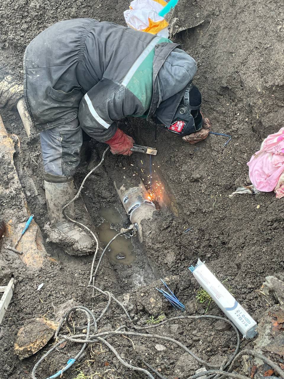 8 аварийных бригад из Санкт-Петербурга продолжают работать на сетях водоснабжения, водоотведения и теплоснабжения в Мариуполе 8 аварийных бригад из Санкт-Петербурга продолжают работать на сетях водоснабжения, водоотведения и теплоснабжения в Мариуполе