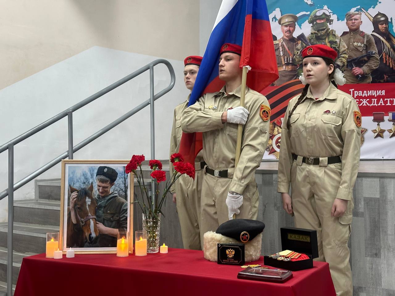 Александр Шатов: В Шахтерском округе продолжается реализация акции «Парта Героя» Александр Шатов: В Шахтерском округе продолжается реализация акции «Парта Героя»