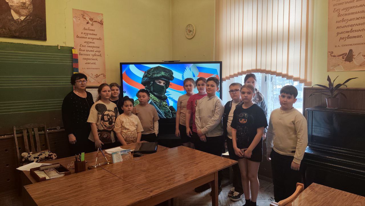 В Старобешевской детской школе искусств прошла лекция "СВО