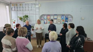 В Кировском районе состоялась встреча с трудовым коллективом Школы искусств № 5, которую провела заместитель главы администрации г. о. Донецк. Пристальное внимание к обращениям Дончан осуществляется в рамках общей стратегии...