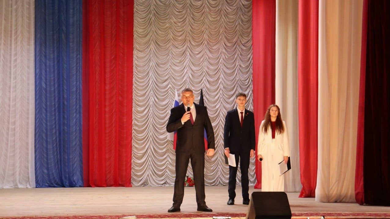 Во дворце культуры «ЯКХЗ» им. В. Г. Кирсановой состоялась праздничная программа «Слава тебе, солдат!», посвященная Дню защитника Отечества