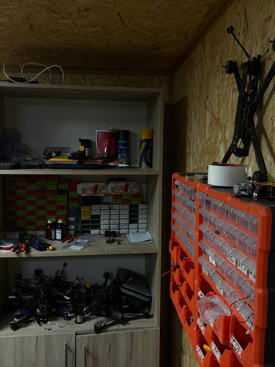 Технический курс держится не только на знаниях, но и на базе