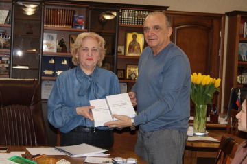 Ректор ДонГУ Светлана Беспалова провела встречу с учеными-русистами