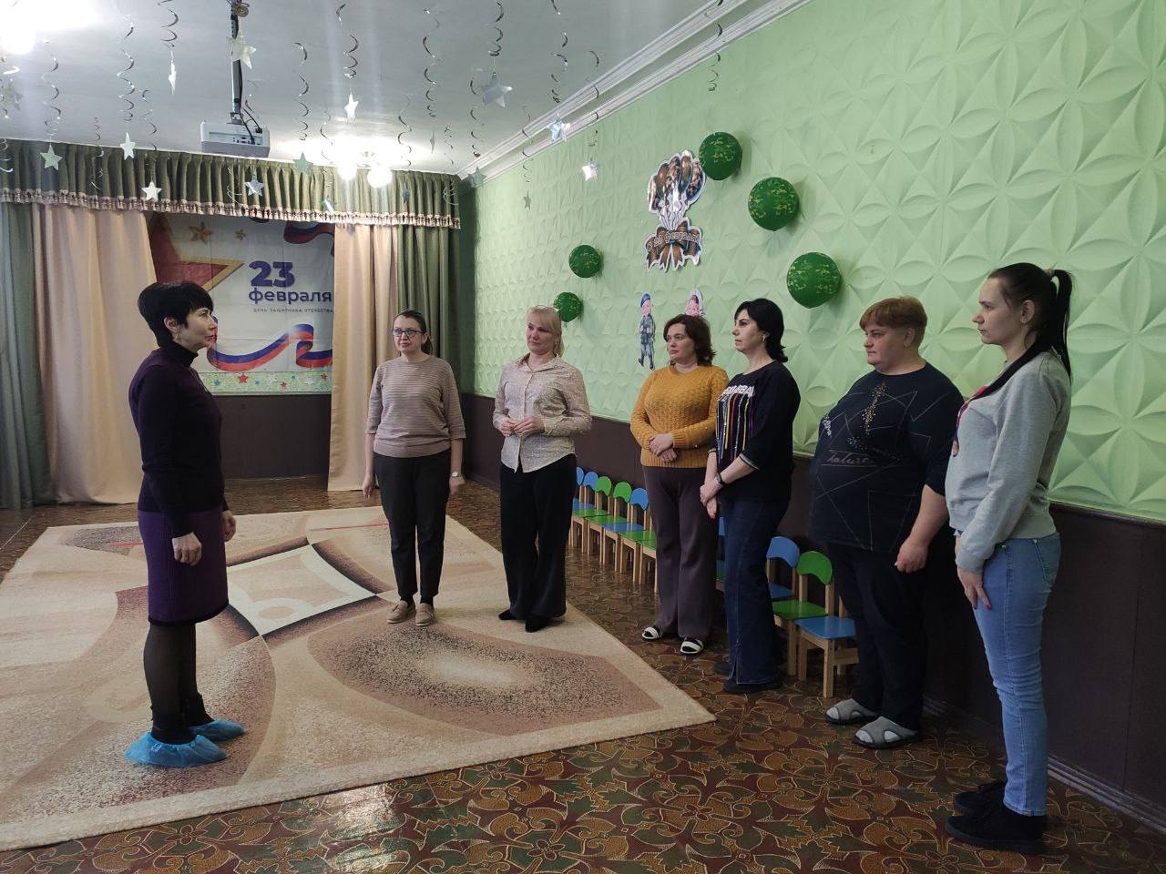 Спикер Алексей Боршош провел встречу с населением на подведомственной территории по адресу: г. Макеевка, ул. Лихачева, 60 Спикер Алексей Боршош провел встречу с населением на подведомственной территории по адресу: г. Макеевка, ул. Лихачева, 60