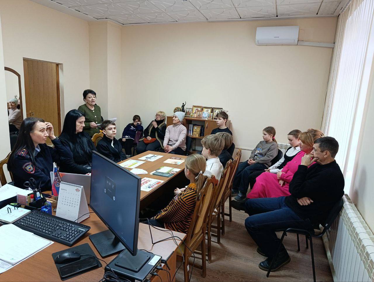 Михаил Меренков: Сотрудниками отдела опеки и попечительства №1 (Буденновский район) совместно с начальником отделения по делам несовершеннолетних ОП № 1 УМВД России «Донецкое» проведено профилактическое мероприятие в формате... Михаил Меренков: Сотрудниками отдела опеки и попечительства №1 (Буденновский район) совместно с начальником отделения по делам несовершеннолетних ОП № 1 УМВД России «Донецкое» проведено профилактическое мероприятие в формате...